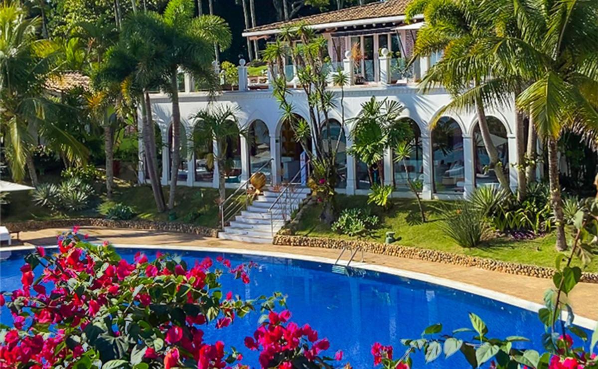 Dpny Beach Hotel & Spa Ilhabela Exterior photo The hotel's main building